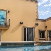 Fachada interior - piscina